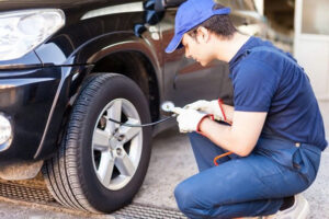 Kiểm tra lốp xe non hơi đúng cách và các bước cần thực hiện