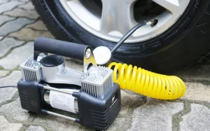 Những sai lầm khi bơm lốp xe ô tô thường mắc phải cần tránh