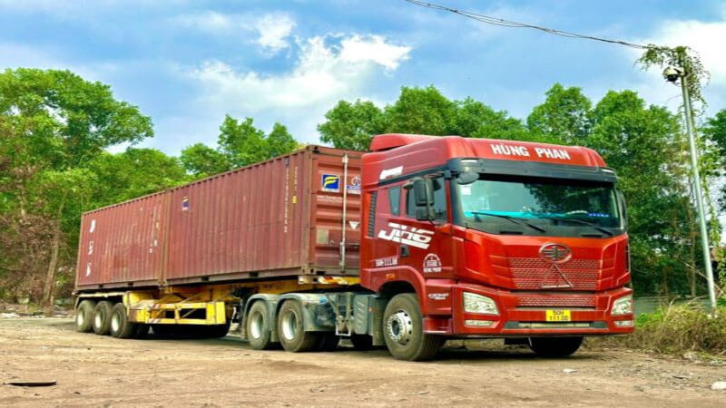 Lốp xe Hùng Phan đơn vị chuyên cung cấp các mẫu lốp xe nhập khẩu chính hãng