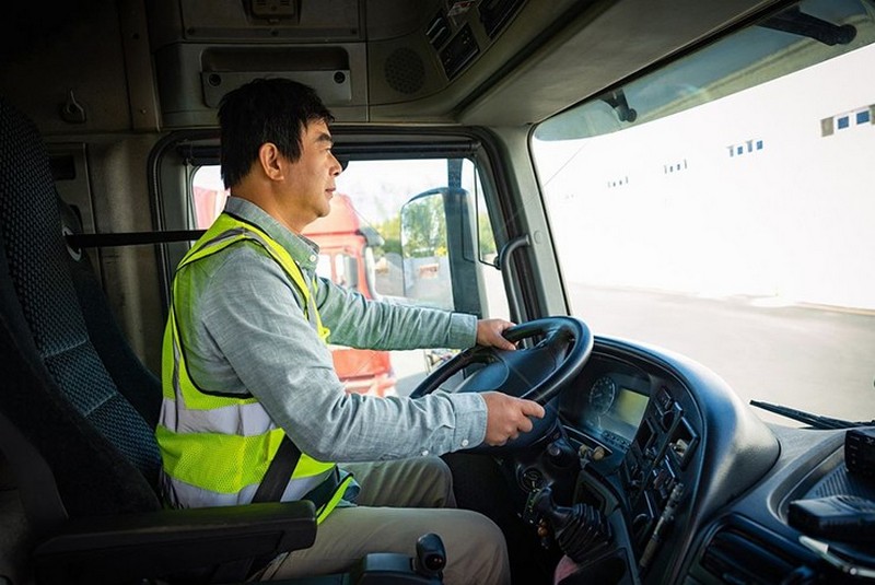 Tài xế dùng phanh chính sai kỹ thuật
